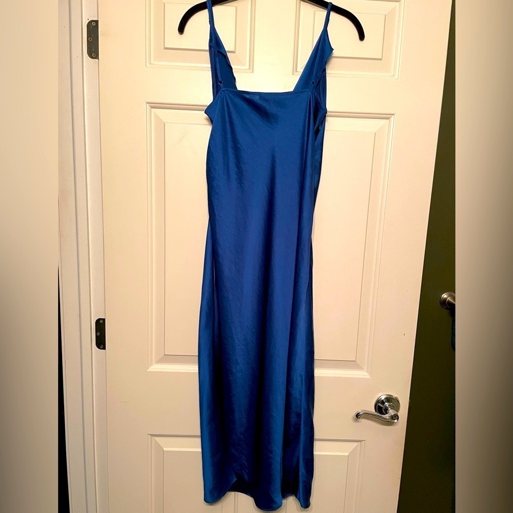 Wilfred Scenery Dress in Ultramarine Blue
Size Large - Picture 12 of 16